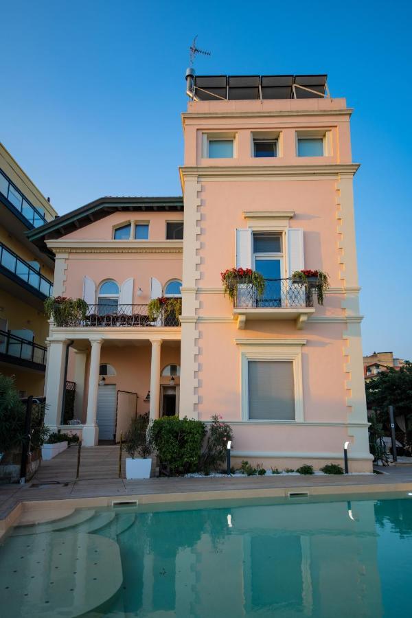 קאטוליקה Villa Fiorita מראה חיצוני תמונה